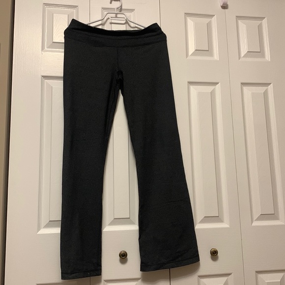 Calvin Klein Medium size. - Picture 2 of 8